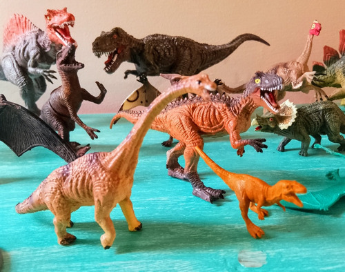 Lote 20 Figuras Dinosaurios Tiranosaurio Velociraptor T Rex (Usado)