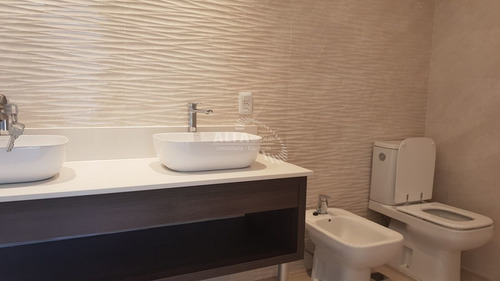 Imagen 20 de 23 de Casa En Venta En Playa Mansa - Punta Del Este