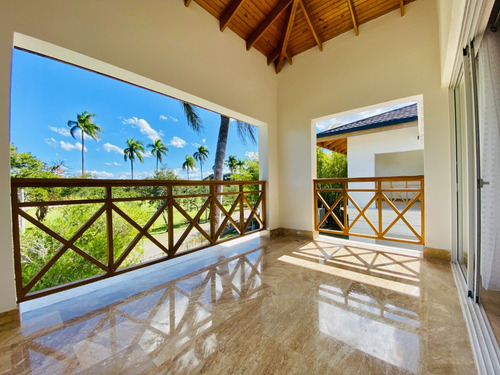 Apartamentos De 2 Habitaciones En Construcción De Venta En Segunda Línea De Playa Dorada!