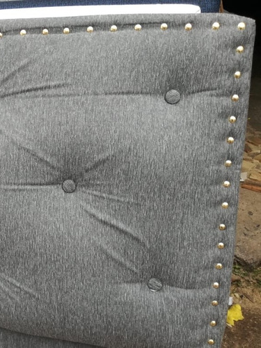 Imagen 5 de 10 de Respaldo De Sommier De 1.40 Con Tachas De Chenille Y Pana