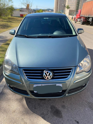 Volkswagen Polo Sedan 2011 1.6 Vht Comfortline Total Flex 4p