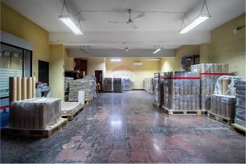 Propiedad Comercial En Av. Santa Rosa