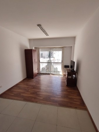 Imagen 4 de 11 de Venta - Departamento - Monoambiente - Inversion - Caseros - Centro - Tres De Febrero - Excelente Ubicacion