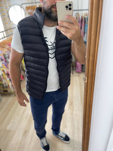 Imagen 10 de 10 de Chaleco Simil Pluma Ultraliviano Hombre The Big Shop