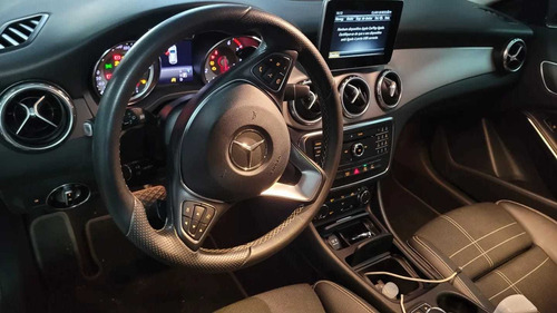 Imagem 9 de 10 de Mercedes-benz Classe Gla 2017 1.6 Advance Turbo Flex 5p