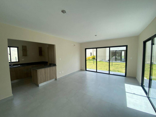 Casa En Venta En Punta Cana, Epic, 2 Hab, Lista A Entregar