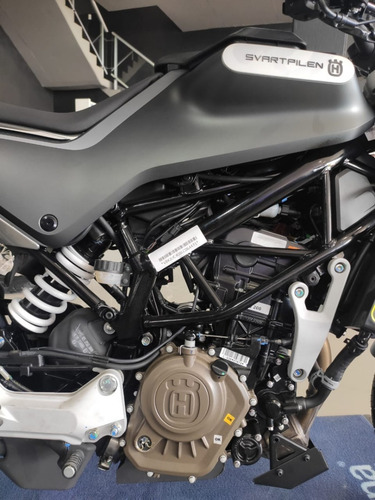 Husqvarna Svartpilen 200 2021