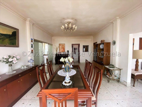 Casa En Venta En La Florida Caracas 2 Niveles Terraza Vista Al Avila