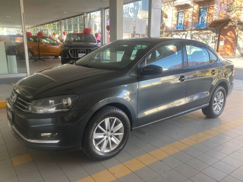 Volkswagen Vento 1.6 Confortline Mt