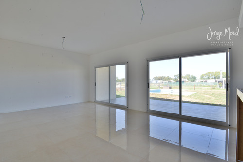 Casa Interno #100-200 - San Sebastian - Area 2 - 875m2 #id 661