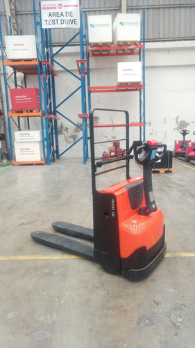 Transpaleta Eléctrica Toyota Bt Lwe200 + Batería + Cargador