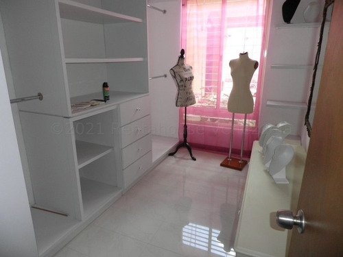 Imagen 2 de 10 de Eloisa Mejia Rentahouse Vende Townhouse En Trigal Norte Valencia 22-4129