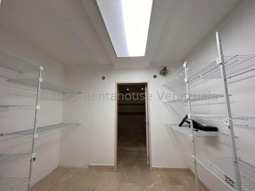 Casa Townhouse En Venta De 4 Niveles En Cantarrana Cocina Empotrada Piso De Mármol Parrillera Seguridad Nela 24-8827