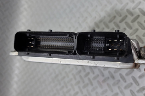 Computadora Ecu Jetta Bora 2005-2006 2.5l 06a906032qe Libre (Usado)