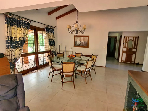 Vendo Casa 4 Dormitorios, Terreno 3.000 M2, Piscina, En Brava, Punta Del Este