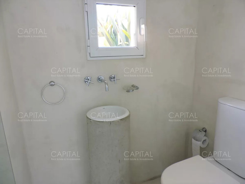 Casa En Punta Piedras, Manantiales Con Piscina Y Vista Al Mar