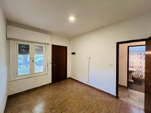 Casa De 3 Ambientes En Alquiler, En San Isidro