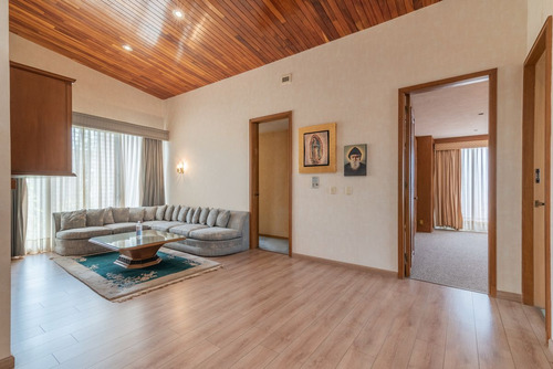 ¡descubre El Hogar De Tus Sueños En Bosques De Las Lomas!