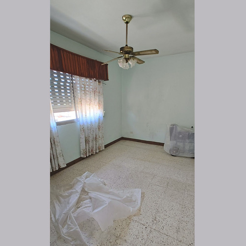 Esquina En Venta Con Galpón Y Departamento En Gualeguaychú.