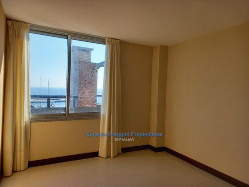 Venta Apartamento Frente Al Puerto Ubicado En La Cuarta Pl