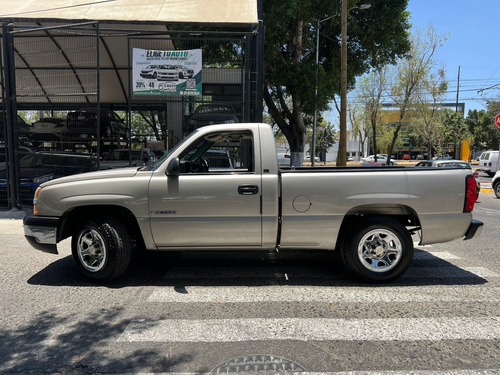 Chevrolet Silverado 4.8 2500 Custom Cab Reg Paq D Mt