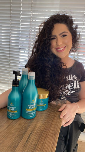 Kit Com Shampoo E Ativador De Cachos 500ml Dyusar Cosméticos