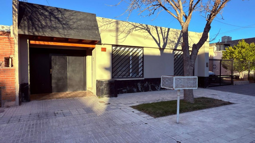 Casa De 3 Dormitorios Con Pileta