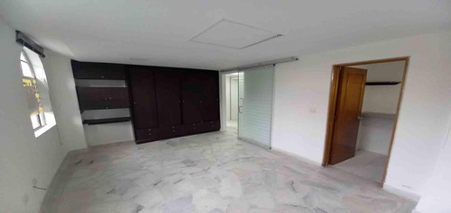 Local En Arriendo En Versalles (22328).