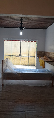Casa Com 2 Quartos, 2 Banheiros, 2 Vagas Na Garagem