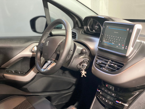 Peugeot 208 Feline