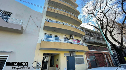 Imagen 2 de 14 de Dto 3 Amb C/bcón - Av Alberdi Al 4300- Loiacono Propiedades