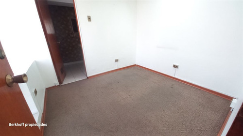 Oficina En Venta, 1/2 Cuadra Del Metro Alcántara, Las Condes