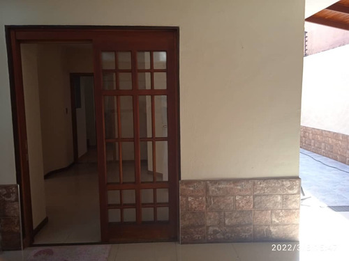 Imagen 13 de 17 de Se Vende Th Barrio Sucre. Maracay 04244029974