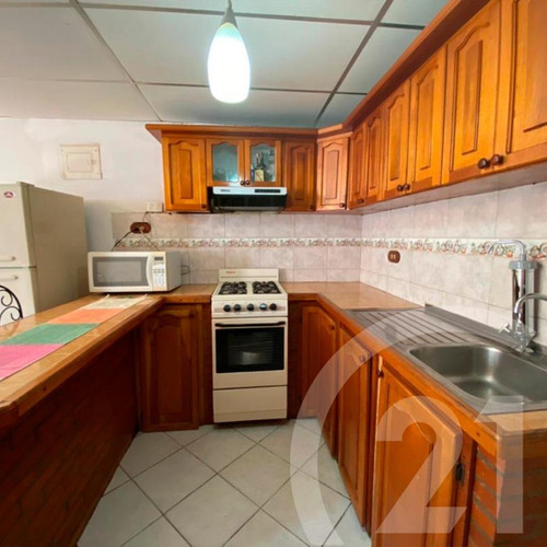 Imagen 4 de 12 de A La Venta Casa En Puerto La Cruz 4hab,3baño,2p/e
