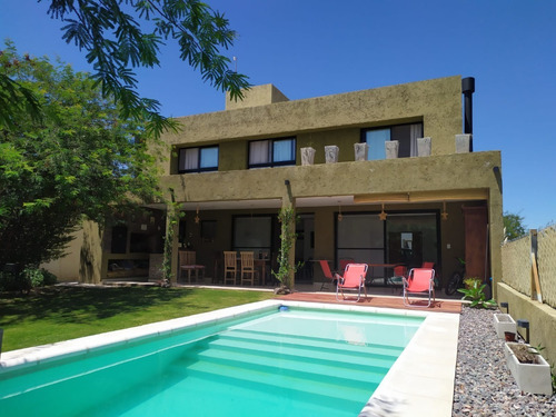 Imagen 2 de 19 de Se Vende Casa + Las Cañitas Barrio Privado + 3 Dormitorios