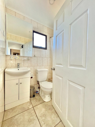 Venta De Interesante Casa A Pasos De Todo, Cachagua