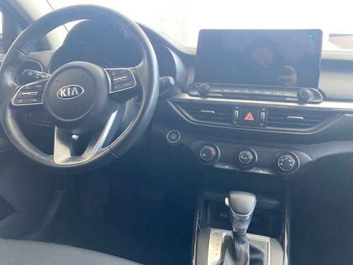 Imagen 12 de 15 de Kia Forte Sedan 2021 4p Ex L4/2.0 Aut