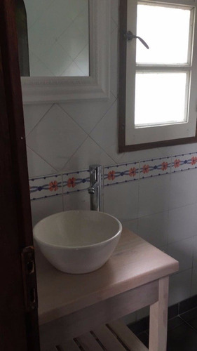 Imagen 13 de 19 de Alquiler Por Temporada: Chalet Tradicional En Dos Plantas De 4 Dorm, Dependencias, Doble Garaje Y Pileta Climatizada