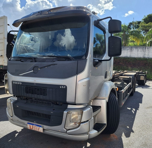   Volvo Vm 330 6x2 Ano 2016/2017 Rollon-rolloff Grimaldi 25