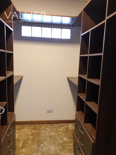 Casa En Venta En Altos Del Golf, Pilar, G.b.a. Zona Norte