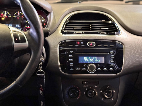 Fiat Punto 1.6 Essence 16v Flex 4p Automatizado