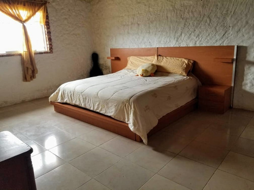 Imagen 5 de 12 de Casa De Campo En Venta En Floryana