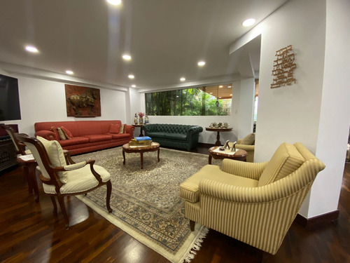 Planta Baja Aparta - Quinta En Venta En El Country Club