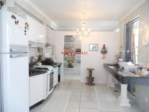 Imagem 4 de 12 de Casa Para Venda Com Piscina Em Bairro Nobre De Peruíbe Com 3 Dormitórios Sendo 2 Suítes, Sala De Estar Ampla Com Pé Direito Duplo, Sala De Jantar, Coz - Ca00473 - 2400629