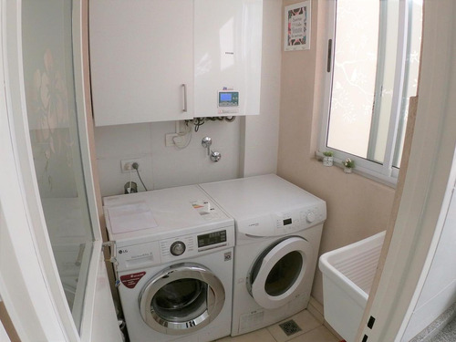 Venta De Hermoso Departamento 2 Amb Con Cochera Fija Cubierta!
