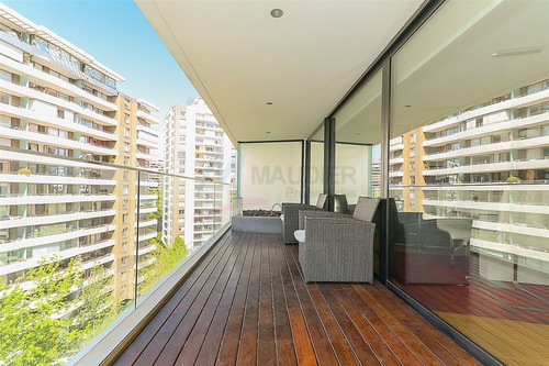 Departamento En Arriendo De 2 Dorm. En Las Condes