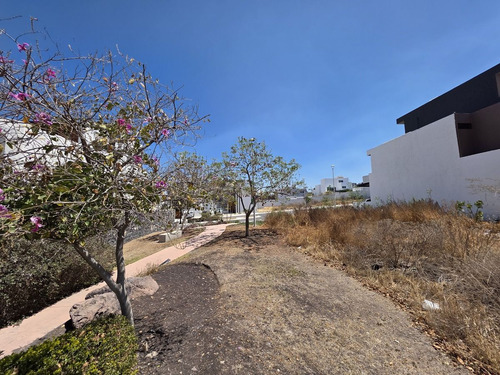 Terreno En Venta En Zibata, Dentro De Exclusiva Privada Yavia