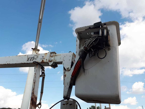 Imagen 1 de 5 de Grúa De Canastilla Etti 150 Kilos De Capacidad