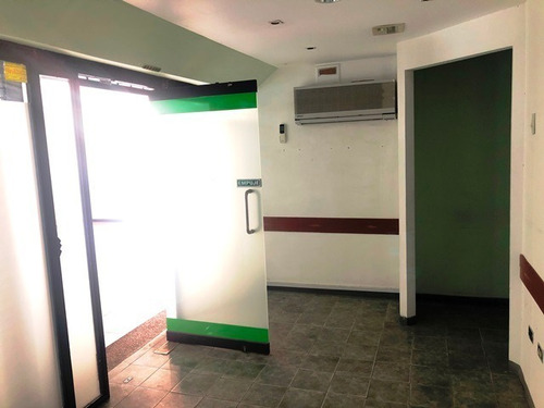 Imagen 3 de 22 de Oficina De 304,07 Mts2 En Alquiler O En Venta En El Cc El Refugio !!!