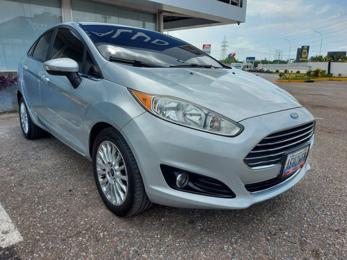 Imagen 5 de 15 de Ford Fiesta Titanium